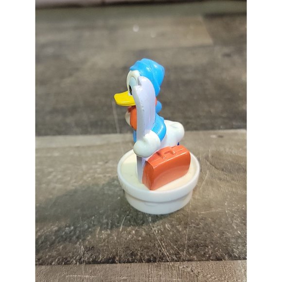 Donald Duck Nestle skiing snow Xmas toy figure - Picture 3 of 6